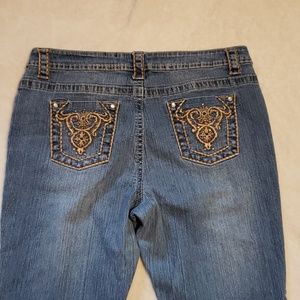 Jeans size 14 boot cut lighter wash roz & ali